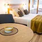 Florit Flats - The Apolo Appartement *