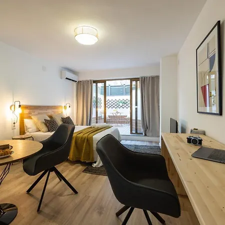 Апартаменты Florit Flats - The Apolo Loft *