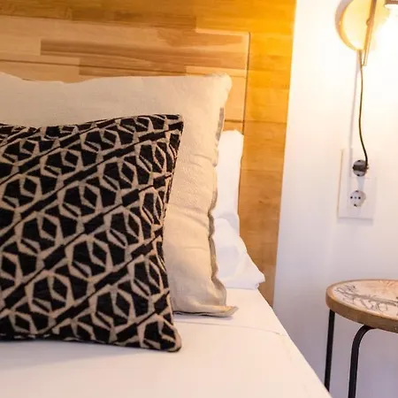 Florit Flats - The Apolo Loft Апартаменты