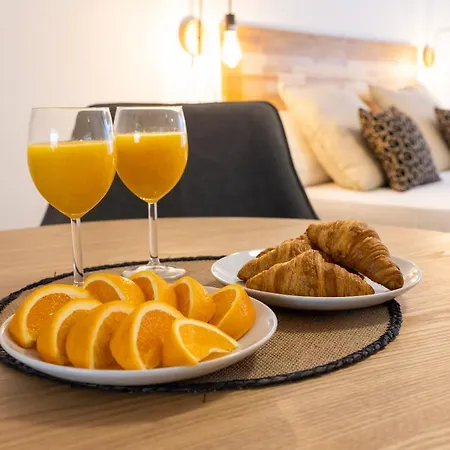 Florit Flats - The Apolo Loft Апартаменты