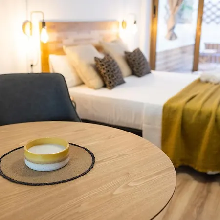 Florit Flats - The Apolo Apartman *